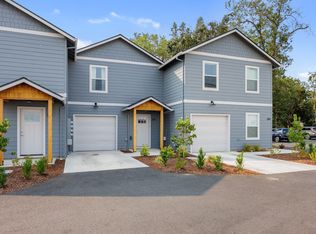 265 Dano Dr, Phoenix, OR 97535