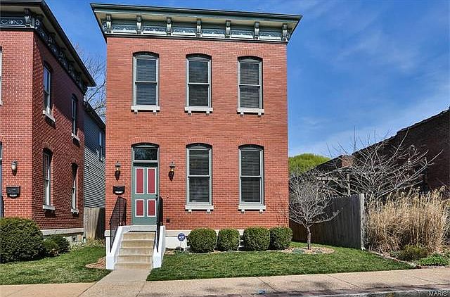 1st image of 2211 Lynch St