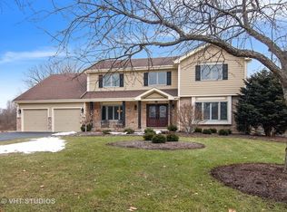 5N785 Castle Dr, St Charles, IL 60175
