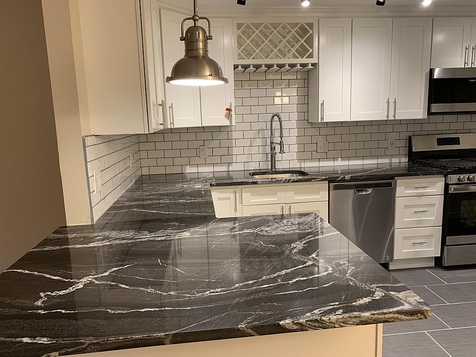7254 Beacon Hill Drive Kitchen