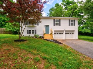 1117 Mountain Heights Rd, Front Royal, VA 22630