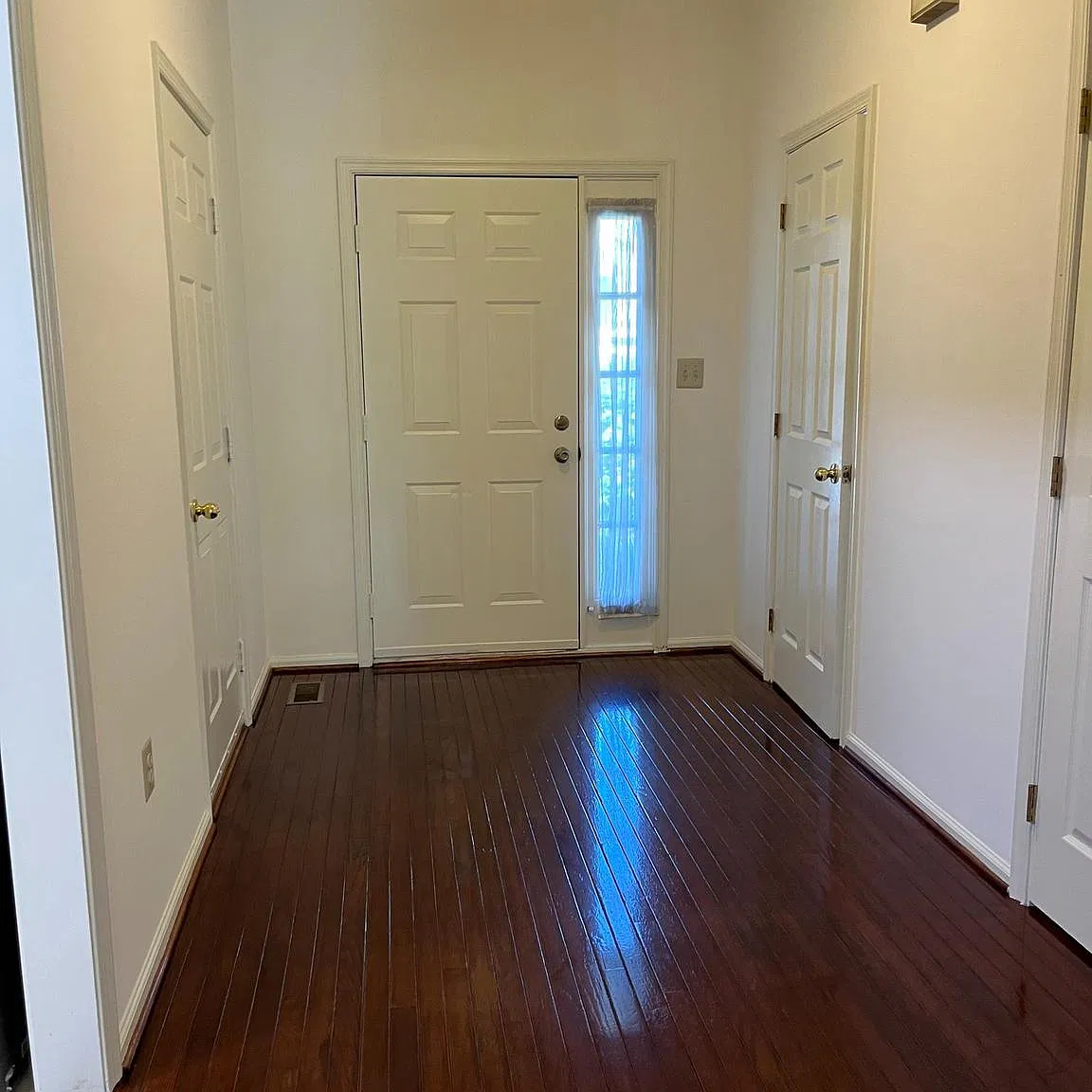 3 bed, 2.5 bath, 2333 sqft, $3,600 — Photo 3