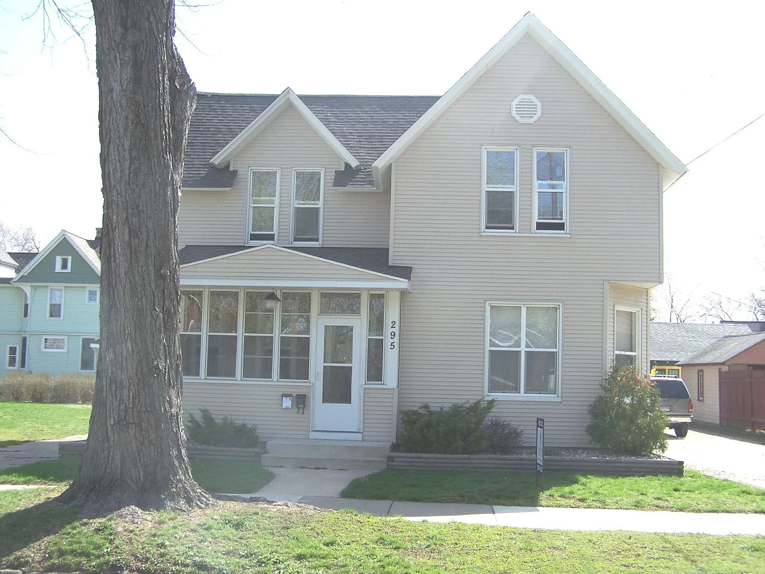 295 Washington Blvd photo 1