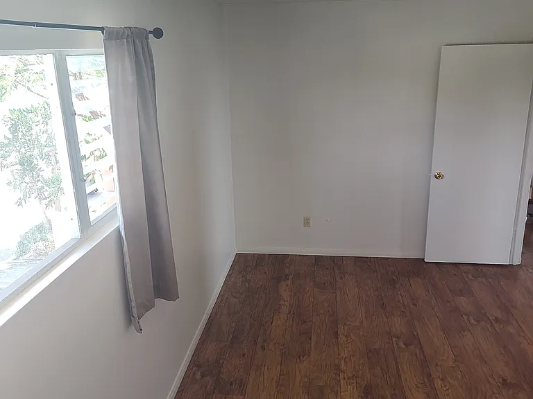 4162 10th Ave — Photo 8