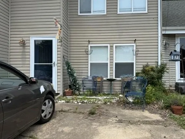 342 Falling Ln, Virginia Beach, VA 23454