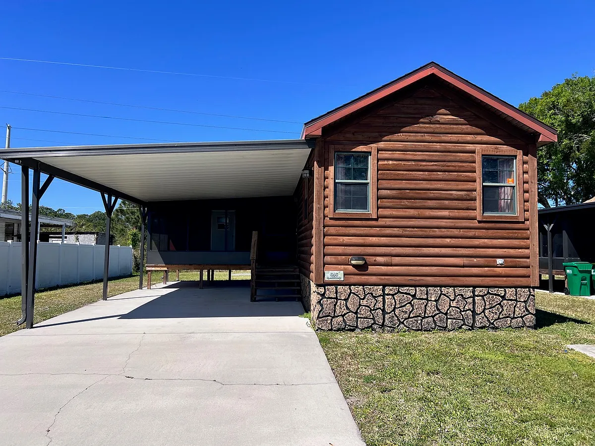 Building Photo - 646 Emerald Lake Dr