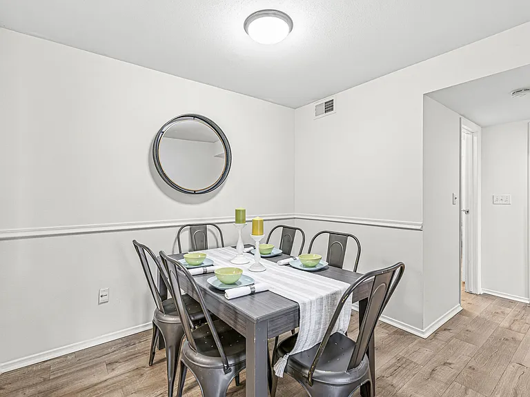 Enclave at Eagle Creek Apartments — Photo 13
