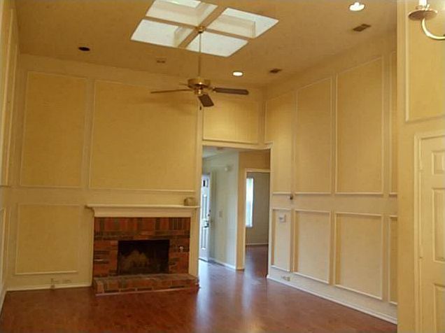2nd image of 3612 Hilltop Ln