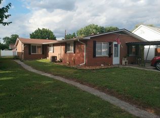 320 W Thomas St, Roxana, IL 62084