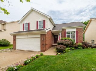 3057 Talon Cir, Lake Orion, MI 48360