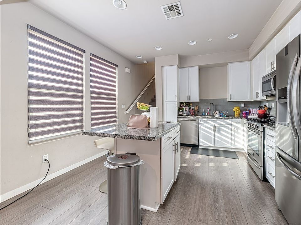 1st image of 821 S Anaheim Blvd Unit 101