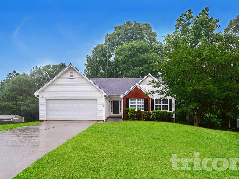 520 Gatewood Dr — Photo 1