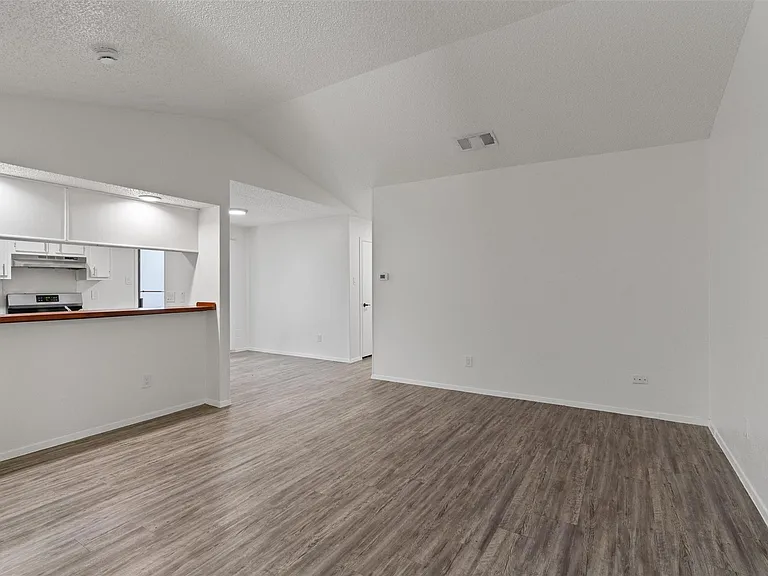 11411 Walnut Ridge Dr #B — Photo 3