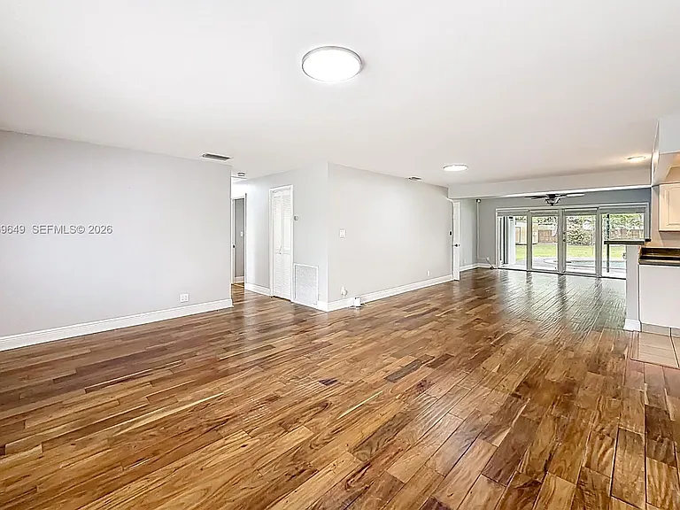 4330 SW 7th St — Photo 11