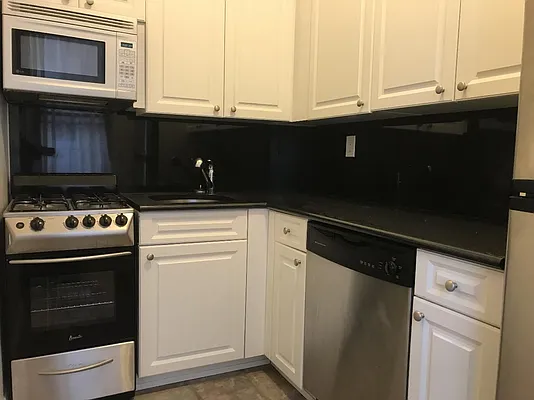 Rented by Real Direct | media 17