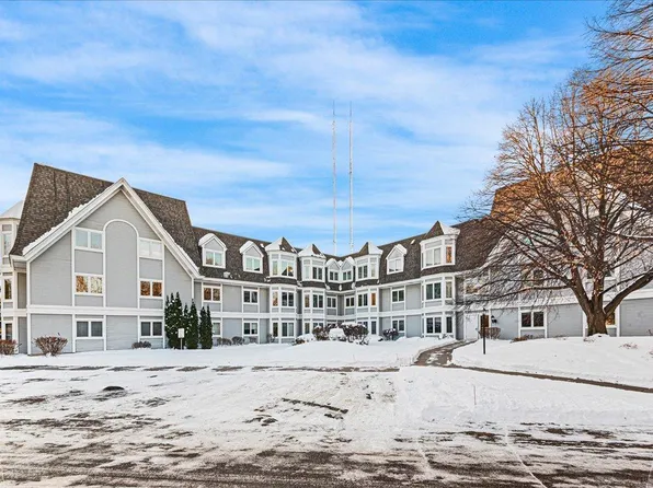 4035 Victoria St N APT 110, Saint Paul, MN 55126