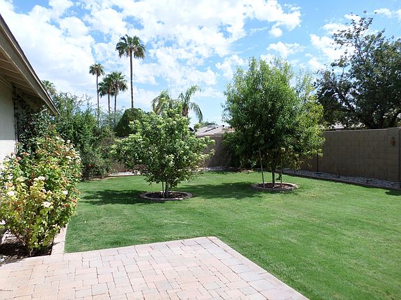 4th image of 1123 W Manhatton Dr