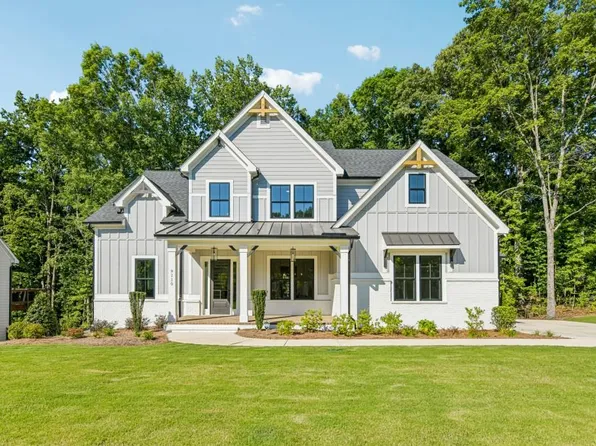 9110 Greenway Ct, Gainesville, GA 30506
