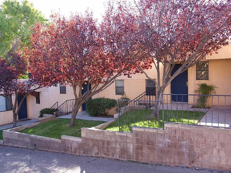 1405 Dr Martin Luther King Jr Ave NE — Photo 12