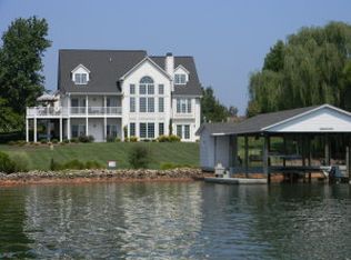 831 Boxwoodgreen Dr, Wirtz, VA 24184