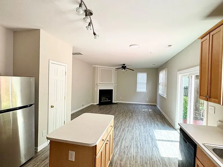 9413 Thatcher Hall Ct — Photo 4