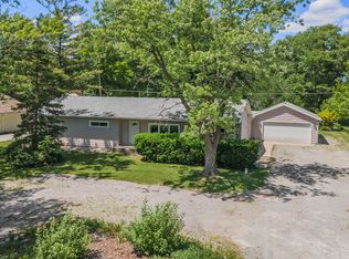 2226 W Dupont Rd, Fort Wayne, IN 46818