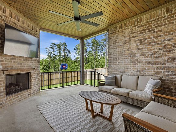 5th image of 318 Rosemary Way
