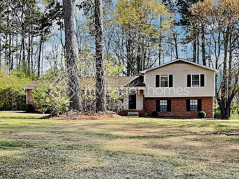 125 Trace Dr — Photo 1