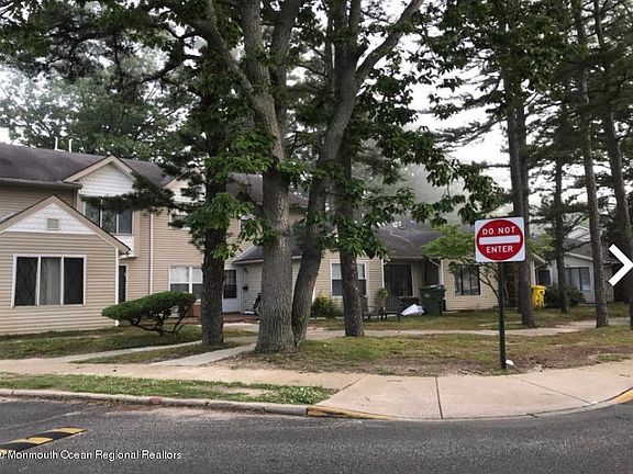 3rd image of 194 Colony Cir #1000
