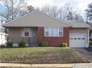 38 Green Dr, Toms River, NJ