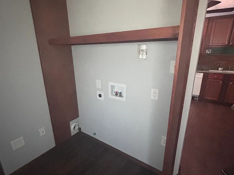 213 E Farmer St — Photo 13