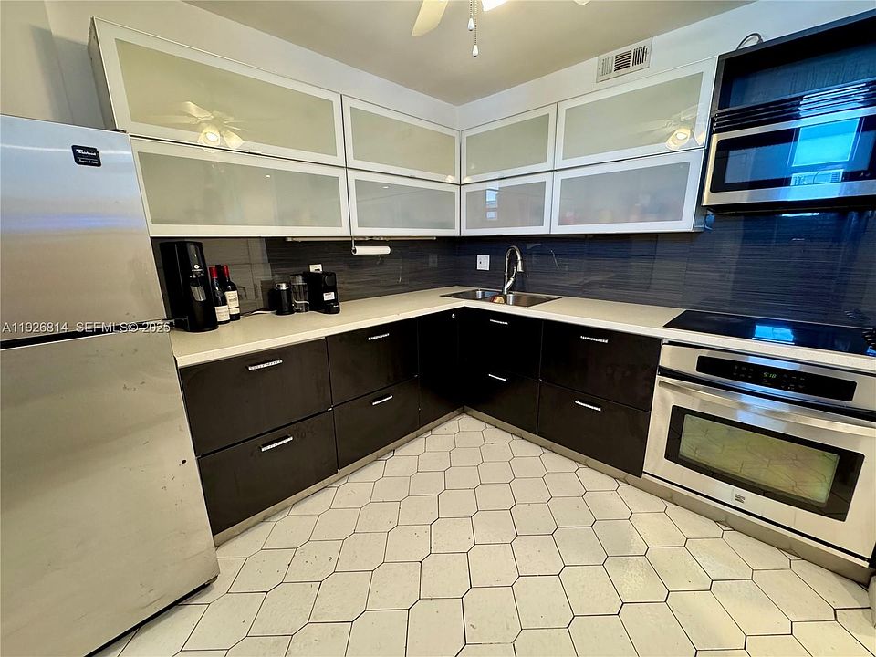 1st image of 3660 NE 166th St APT 812