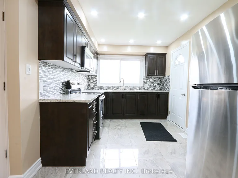 59 Brimorton Dr — Photo 10