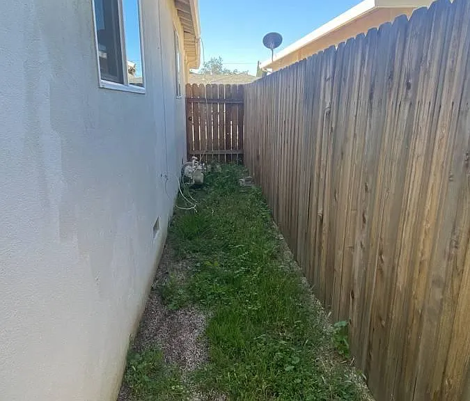567 Johnston St — Photo 22
