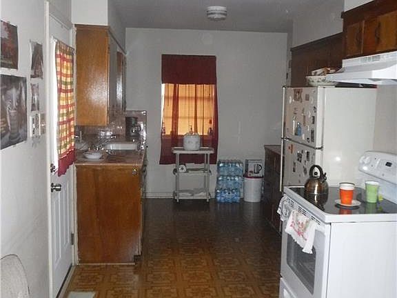 3rd image of 5536 Westcrest Dr