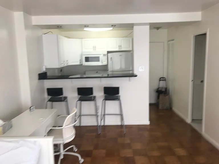 922 24th St NW #206 — Photo 3