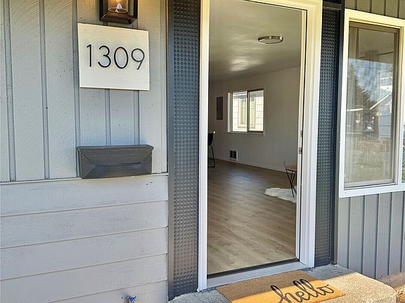 4th image of 1309 Marion Street
