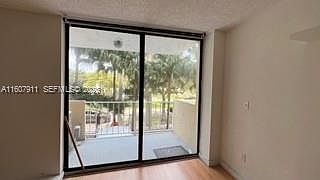 5th image of 2350 NE 135th St APT 212