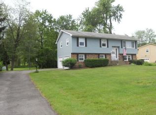 29 Homestead Dr, Latham, NY