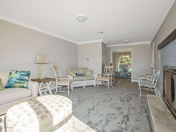 5th image of 619 Elmhurst Ct
