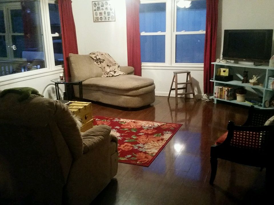 1st image of 4 Hillcrest Dr #A