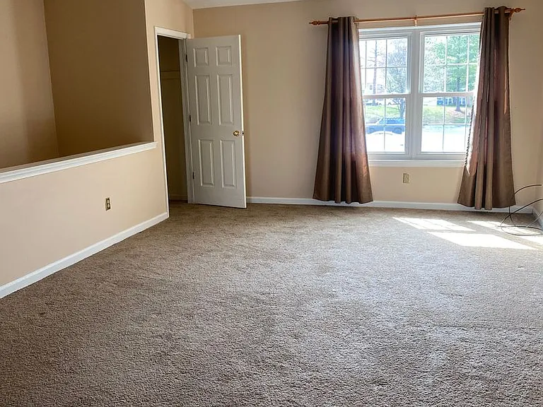 806 Christopher Dr — Photo 5