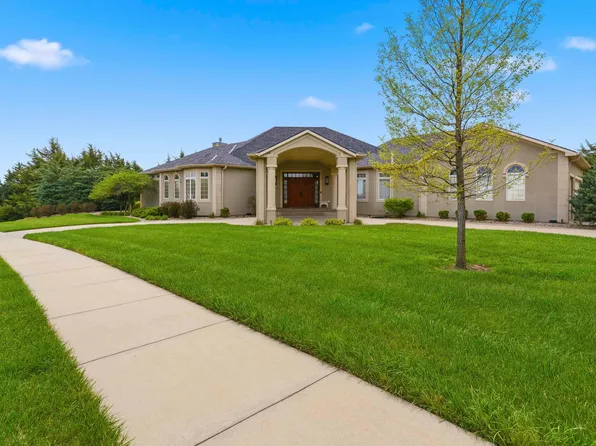 1401 Wyndham Hts, Manhattan, KS 66503