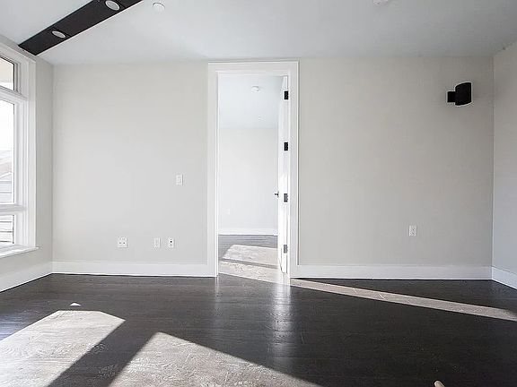 4th image of 690 Bushwick Ave #3C