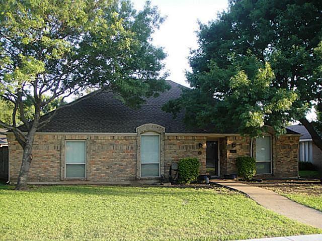 1st image of 1904 Villanova Dr