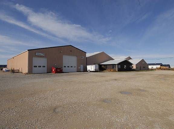 3rd image of 1321 Highway 965 NW