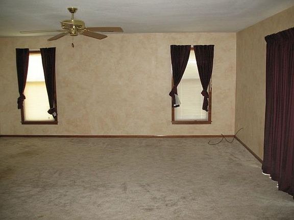 5th image of 496 E 12th St