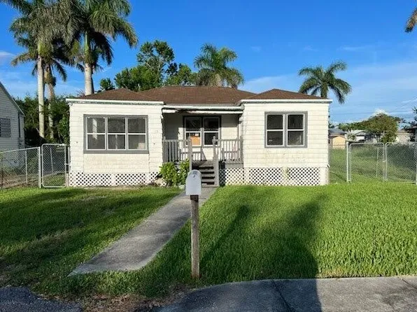 256 Banyan Avenue, Pahokee, FL 33476
