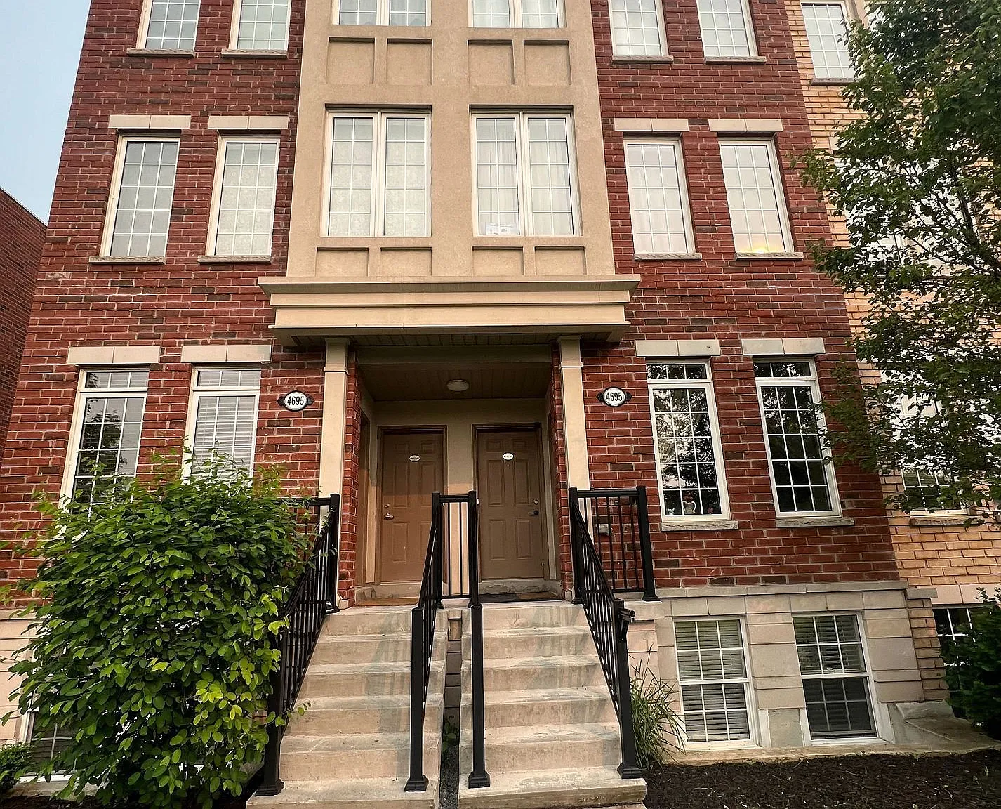 3 bed, $3,000 — Photo 1