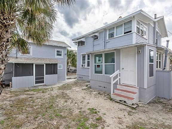 3rd image of 211-213 S Oleander Ave